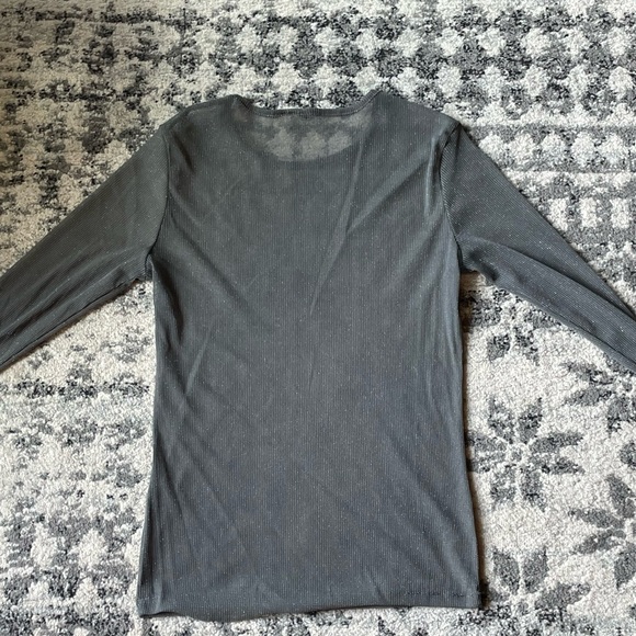 Silvery mesh top - Picture 2 of 2